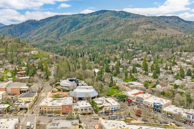 68 E Main Street 1, Ashland, OR 97520