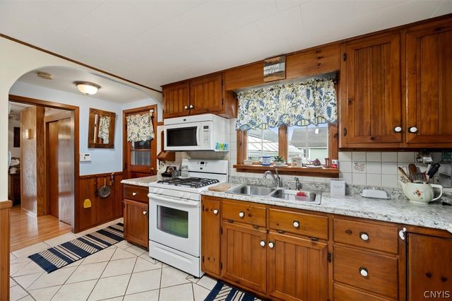 1428 Ney Avenue, New Hartford, NY 13502