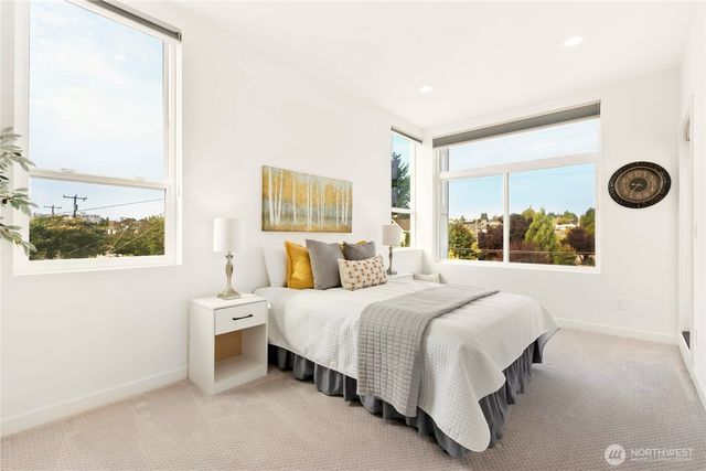 947 NW 56th Street, Seattle, WA 98107