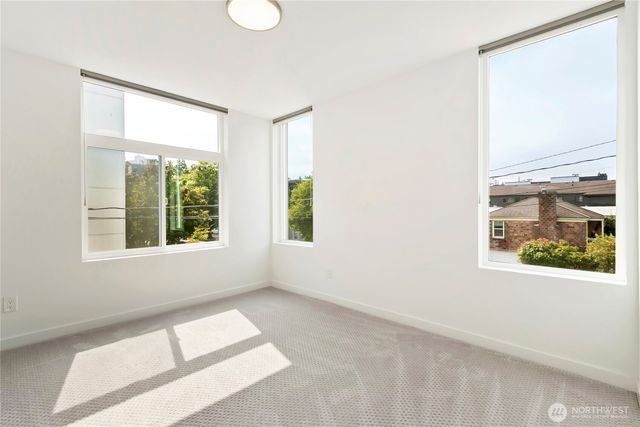 947 NW 56th Street, Seattle, WA 98107