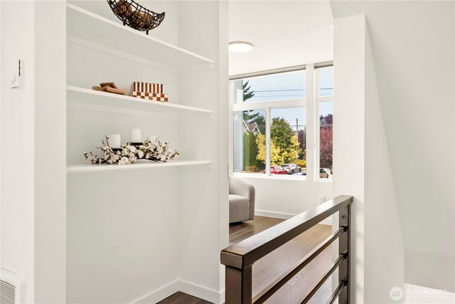 947 NW 56th Street, Seattle, WA 98107
