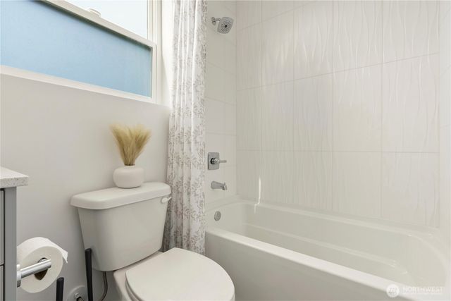 947 NW 56th Street, Seattle, WA 98107