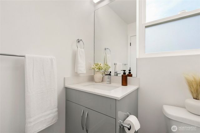 947 NW 56th Street, Seattle, WA 98107