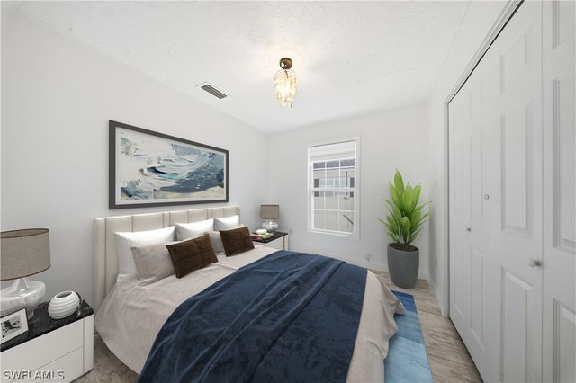 286 Leawood CIR, Naples, FL 34104