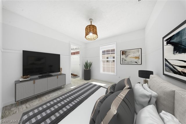 286 Leawood CIR, Naples, FL 34104