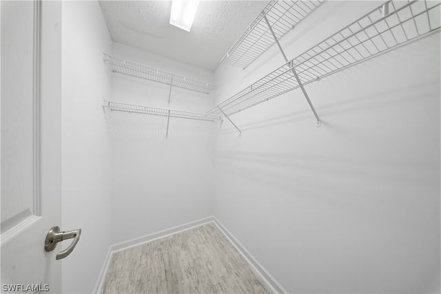 286 Leawood CIR, Naples, FL 34104