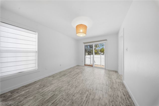 286 Leawood CIR, Naples, FL 34104