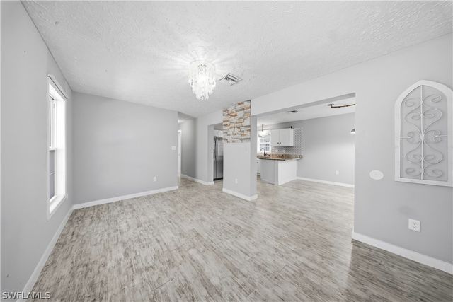 286 Leawood CIR, Naples, FL 34104