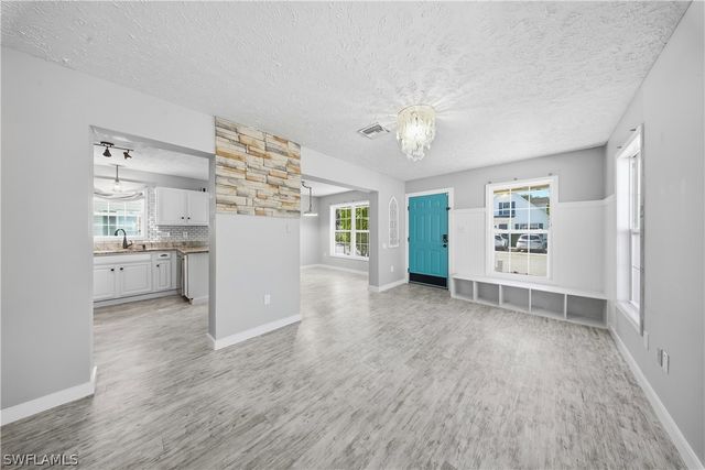 286 Leawood CIR, Naples, FL 34104