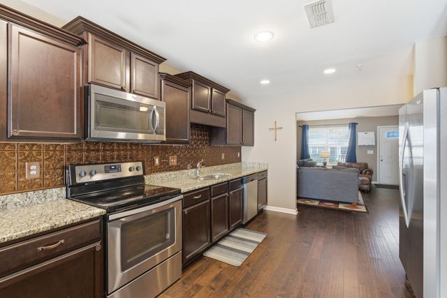 4020 Commons Dr, Spring Hill, TN 37174