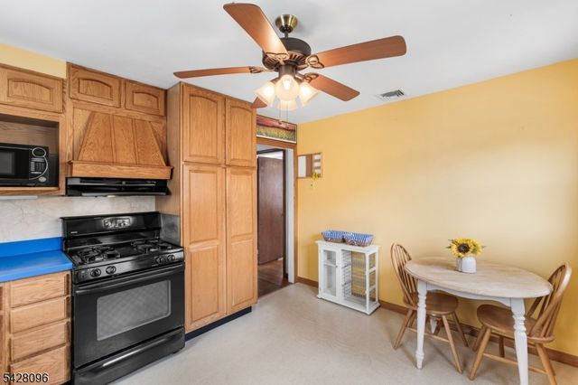 54 Reidy Pl, West Milford Twp., NJ 07421