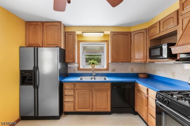 54 Reidy Pl, West Milford Twp., NJ 07421