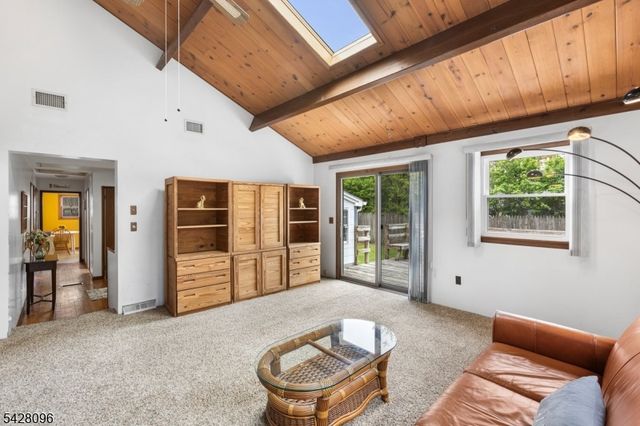 54 Reidy Pl, West Milford Twp., NJ 07421