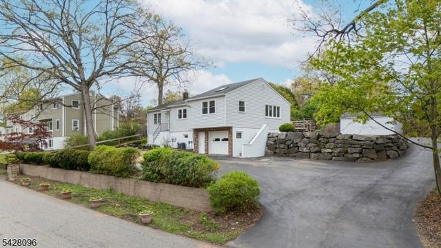 54 Reidy Pl, West Milford Twp., NJ 07421
