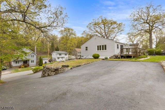 54 Reidy Pl, West Milford Twp., NJ 07421