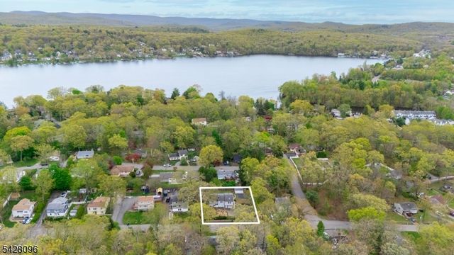 54 Reidy Pl, West Milford Twp., NJ 07421