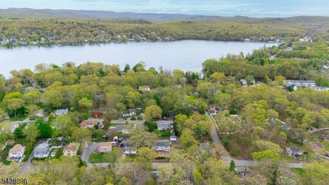 54 Reidy Pl, West Milford Twp., NJ 07421