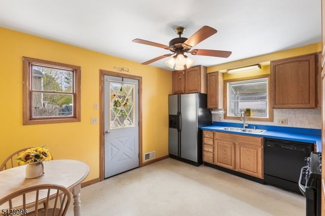 54 Reidy Pl, West Milford Twp., NJ 07421