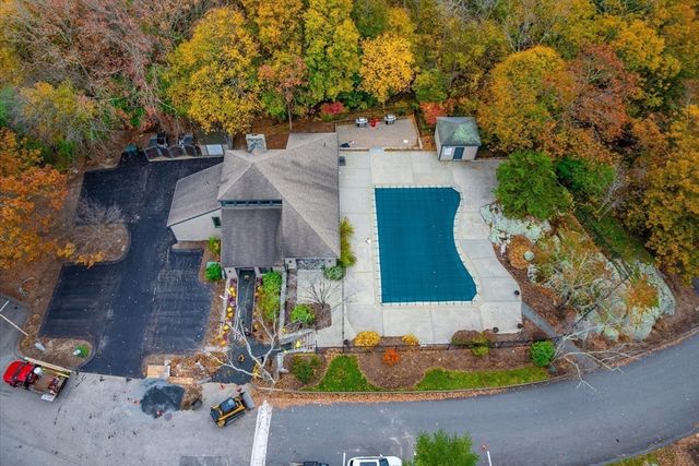 14 Old Stone Way 11, Weymouth, MA 02189