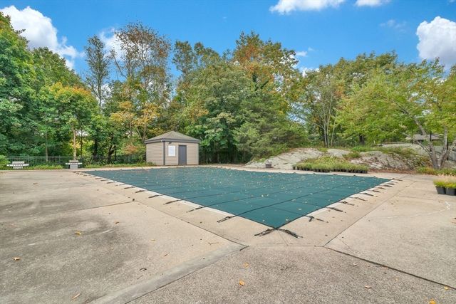 14 Old Stone Way 11, Weymouth, MA 02189