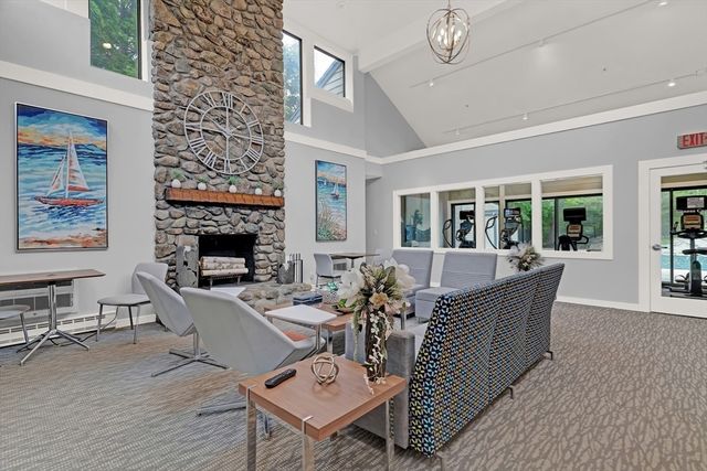 14 Old Stone Way 11, Weymouth, MA 02189