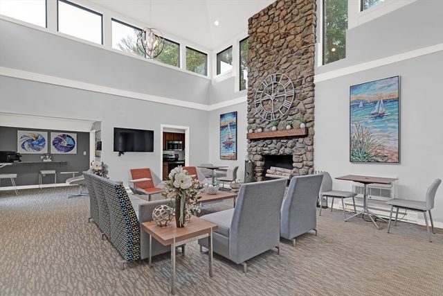 14 Old Stone Way 11, Weymouth, MA 02189