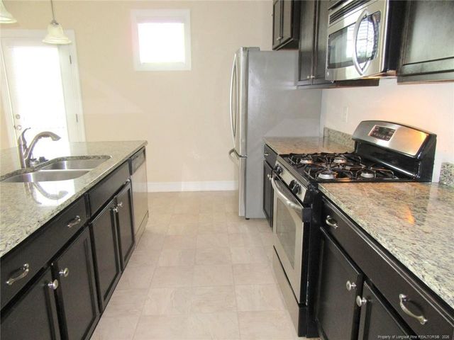 512 Rossendale Drive, Hope Mills, NC 28348
