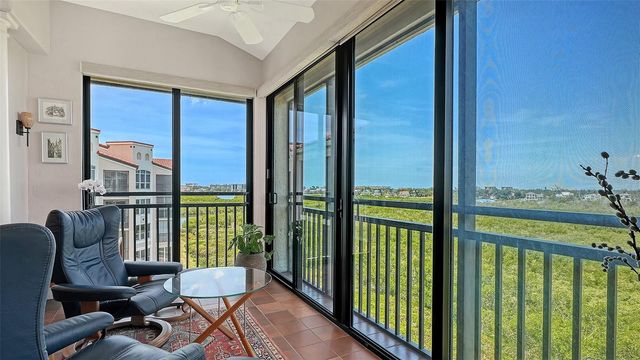 5420 EAGLES POINT CIRCLE 402, Sarasota, FL 34231