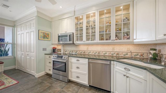 5420 EAGLES POINT CIRCLE 402, Sarasota, FL 34231