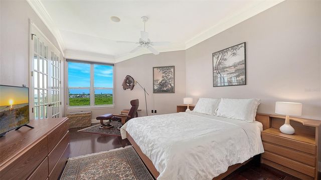 5420 EAGLES POINT CIRCLE 402, Sarasota, FL 34231