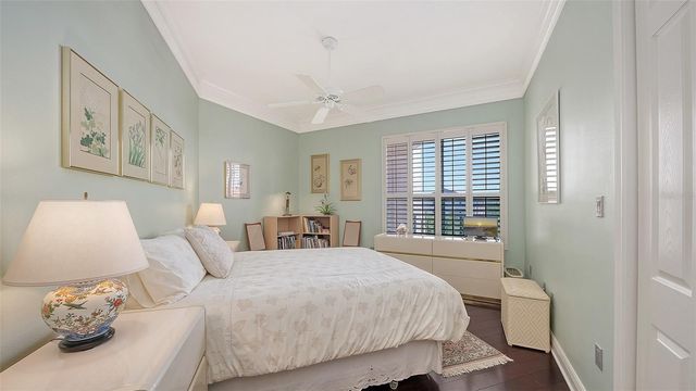 5420 EAGLES POINT CIRCLE 402, Sarasota, FL 34231