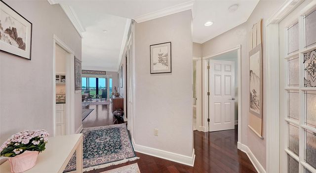 5420 EAGLES POINT CIRCLE 402, Sarasota, FL 34231
