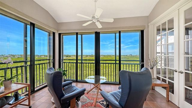 5420 EAGLES POINT CIRCLE 402, Sarasota, FL 34231