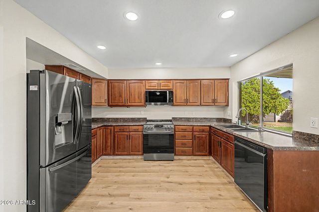 843 W NIDO Avenue, Mesa, AZ 85210