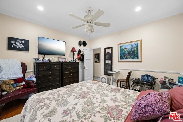 1200 S Alfred Street, Los Angeles, CA 90035