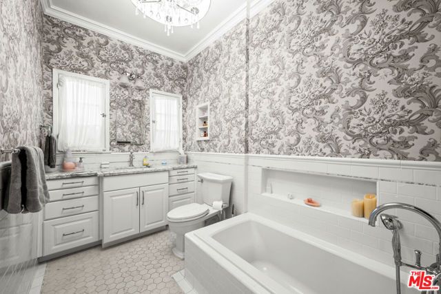 1200 S Alfred Street, Los Angeles, CA 90035