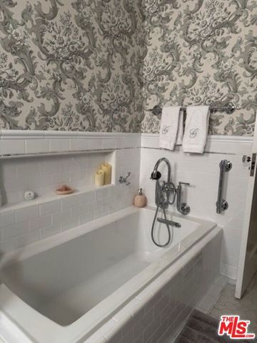 1200 S Alfred Street, Los Angeles, CA 90035