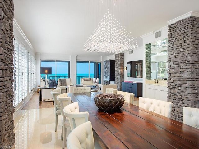 9811 Gulf Shore DR 101, Naples, FL 34108