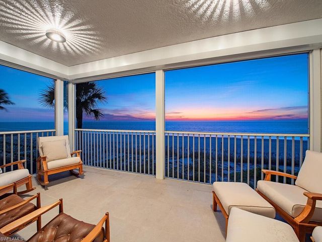 9811 Gulf Shore DR 101, Naples, FL 34108