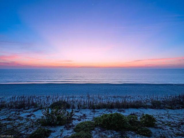 9811 Gulf Shore DR 101, Naples, FL 34108