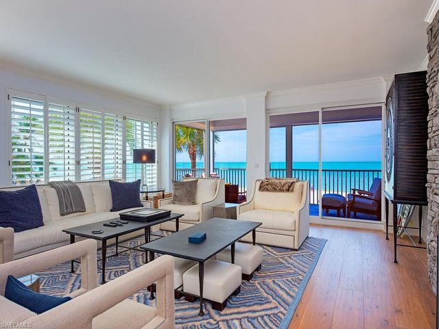 9811 Gulf Shore DR 101, Naples, FL 34108