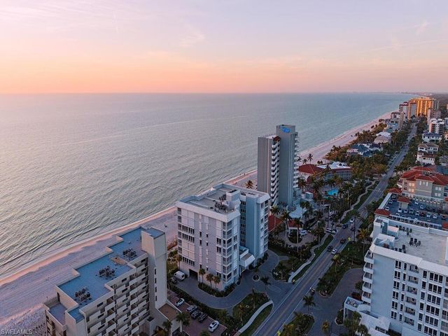 9811 Gulf Shore DR 101, Naples, FL 34108