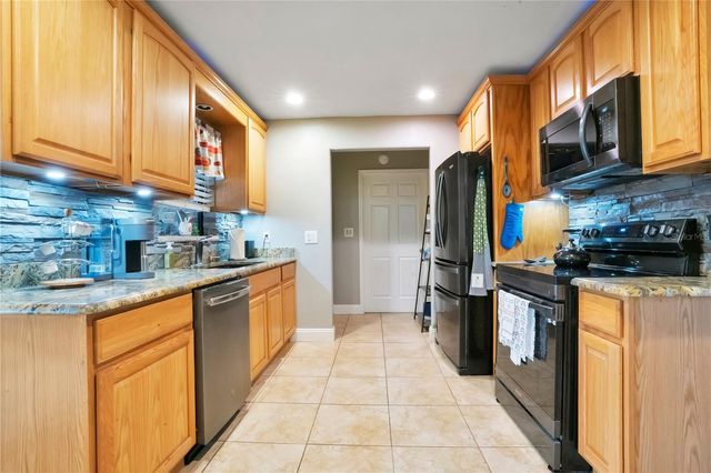 1691 SANTEE AVENUE, Deltona, FL 32738