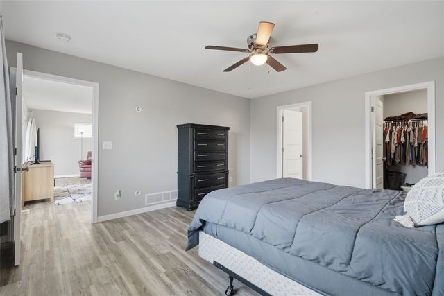 1421 Applewood Drive, Fairfax, IA 52228