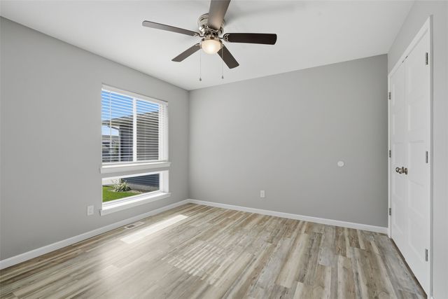 1421 Applewood Drive, Fairfax, IA 52228