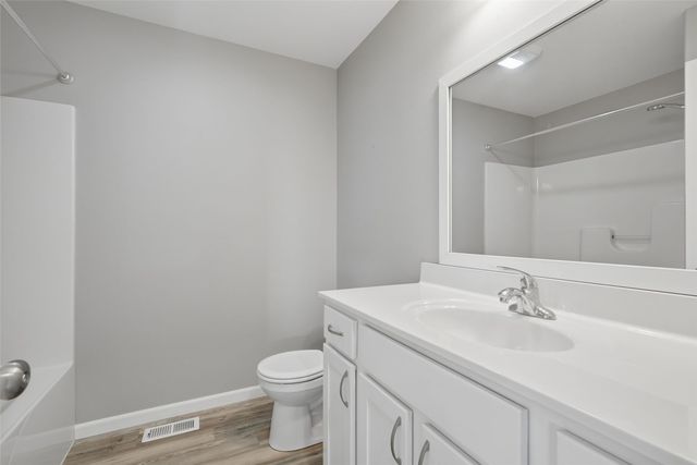 1421 Applewood Drive, Fairfax, IA 52228