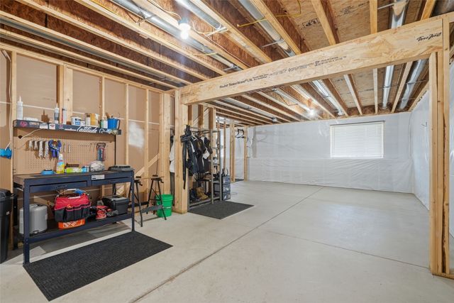 1421 Applewood Drive, Fairfax, IA 52228