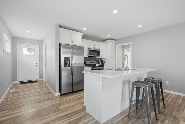 1421 Applewood Drive, Fairfax, IA 52228