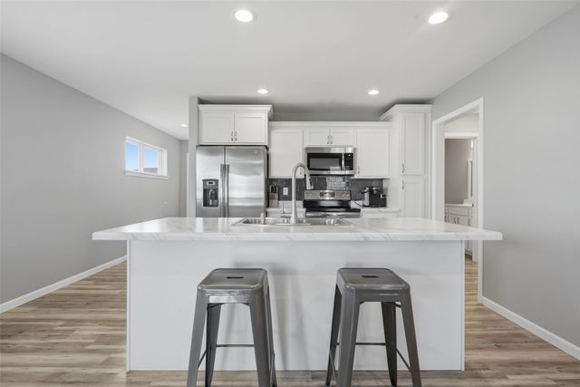 1421 Applewood Drive, Fairfax, IA 52228