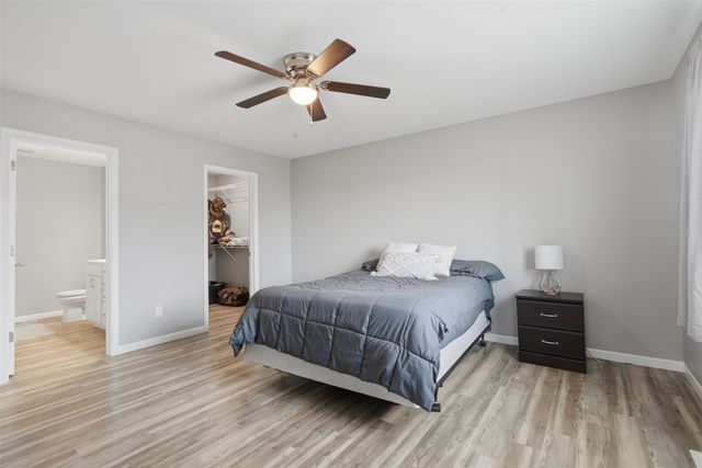 1421 Applewood Drive, Fairfax, IA 52228